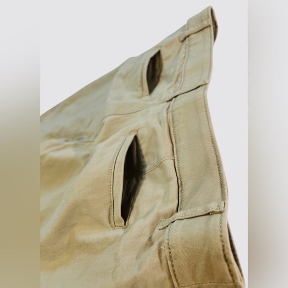 St. John's Bay Capri Pants, Pockets, Women's, Khaki Color, Size 10P - Picture 7 of 12